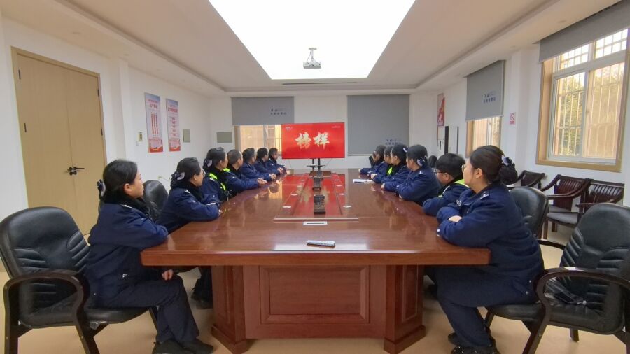 2025.01.19  郑漯分公司长葛收费站组织党员干部职工观看主题节目回放.jpg.jpg