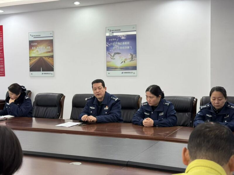 2026.01.29，郑漯分公司许昌收费站在学习王妙丽先进事迹会上，站长范书记交流分享心得.jpg