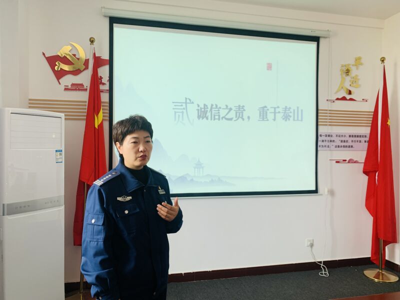 2026年3月14日，航空港区收费站开展““诚信，让河南更出彩”诚信主题教育活动，站长张琼分享个人感悟，引导职工践行诚信责任(刘雪娇摄） (2).jpg